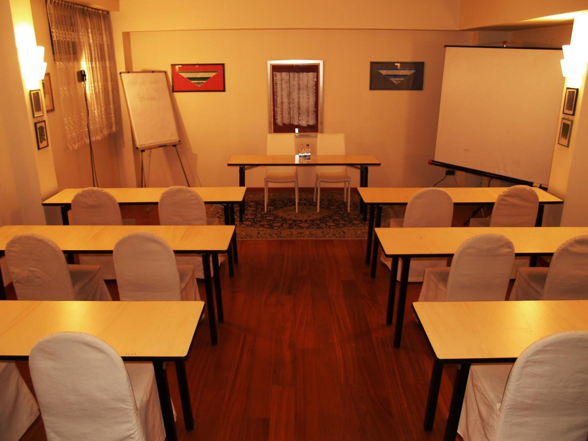 Deco Hotel Perugia Ngoại thất bức ảnh