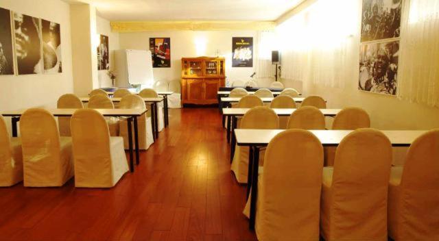 Deco Hotel Perugia Ngoại thất bức ảnh